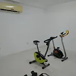 103 Elegant 2 Bed With Free Wifi, Ac, Pool & Gym! شقة لارنكا