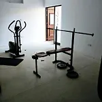 103 Elegant 2 Bed With Free Wifi, Ac, Pool & Gym! شقة لارنكا