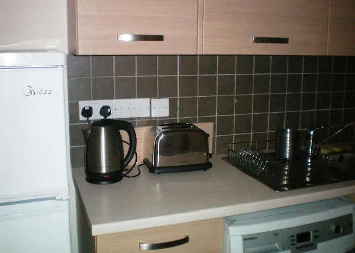 דירה 103 Elegant 2 Bed With Free Wifi, Ac, Pool & Gym!