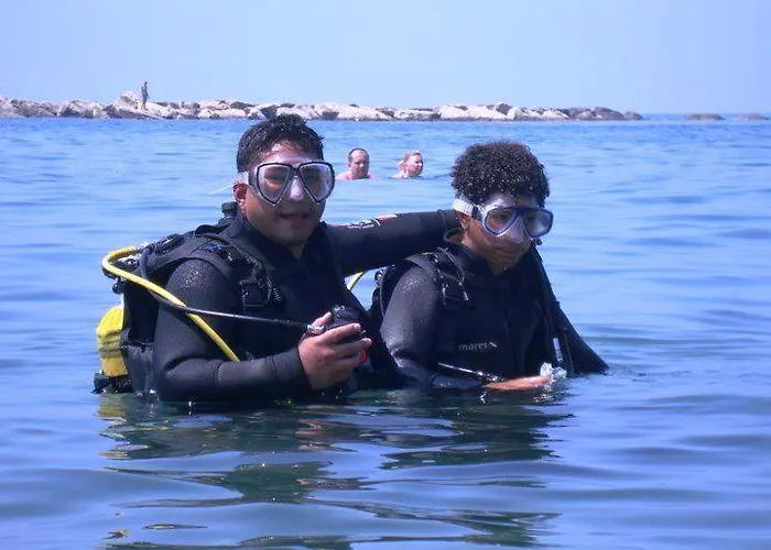 103 Elegant 2 Bed With Free Wifi, Ac, Pool & Gym! * לרנקה