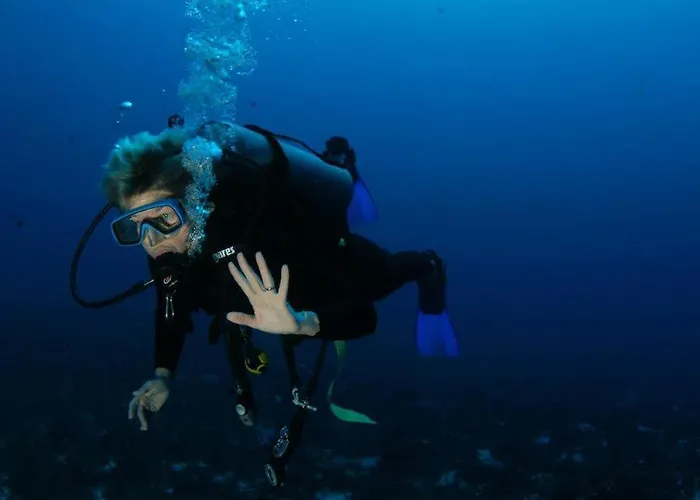 103 Elegant 2 Bed With Free Wifi, Ac, Pool & Gym! דירה לרנקה