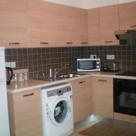 Appartamento 103 Elegant 2 Bed With Free Wifi, Ac, Pool & Gym! *