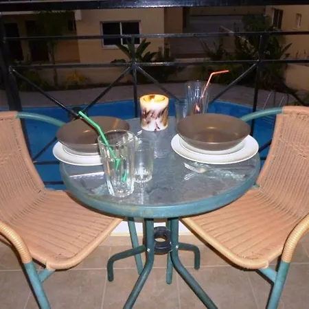 103 Elegant 2 Bed With Free Wifi, Ac, Pool & Gym! Larnaca