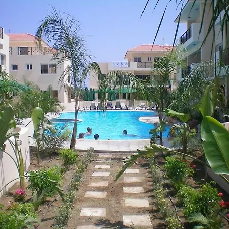 103 Elegant 2 Bed With Free Wifi, Ac, Pool & Gym! Apartment Larnaca