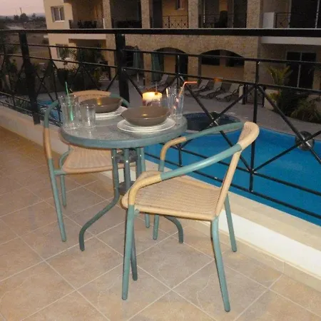 Apartment 103 Elegant 2 Bed With Free Wifi, Ac, Pool & Gym! Larnaca