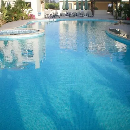 103 Elegant 2 Bed With Free Wifi, Ac, Pool & Gym! Appartamento