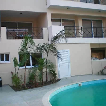 103 Elegant 2 Bed With Free Wifi, Ac, Pool & Gym! Apartment Larnaca