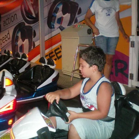 103 Elegant 2 Bed With Free Wifi, Ac, Pool & Gym! * Larnaca