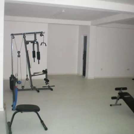 Apartament 103 Elegant 2 Bed With Free Wifi, Ac, Pool & Gym! Larnaca
