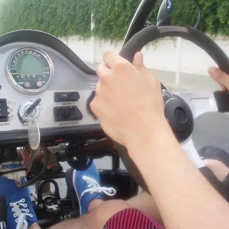 103 Elegant 2 Bed With Free Wifi, Ac, Pool & Gym! * Larnaca