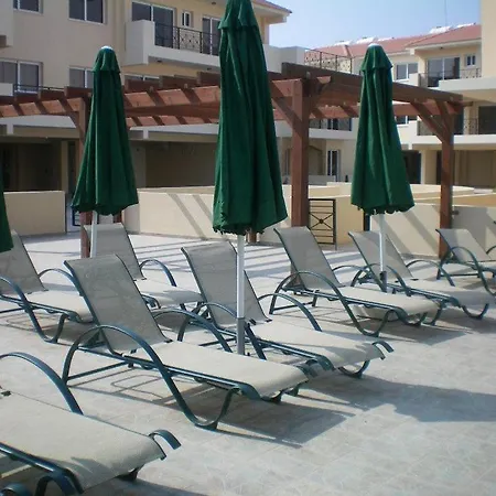 103 Elegant 2 Bed With Free Wifi, Ac, Pool & Gym! Apartment Larnaca