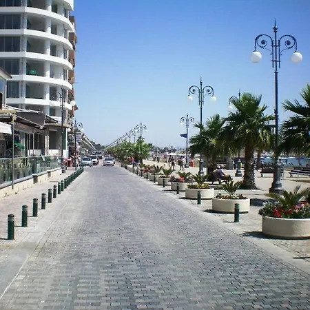 103 Elegant 2 Bed With Free Wifi, Ac, Pool & Gym! * Larnaca