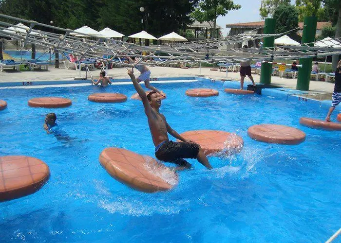 Apartament 103 Elegant 2 Bed With Free Wifi, Ac, Pool & Gym! Larnaca