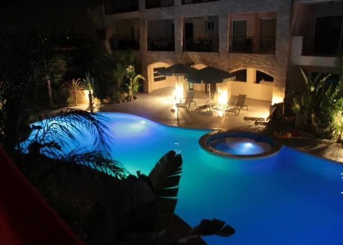 103 Elegant 2 Bed With Free Wifi, Ac, Pool & Gym! Apartamento Lárnaca