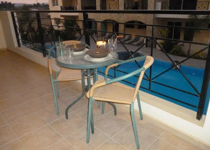 Apartamento 103 Elegant 2 Bed With Free Wifi, Ac, Pool & Gym! Lárnaca