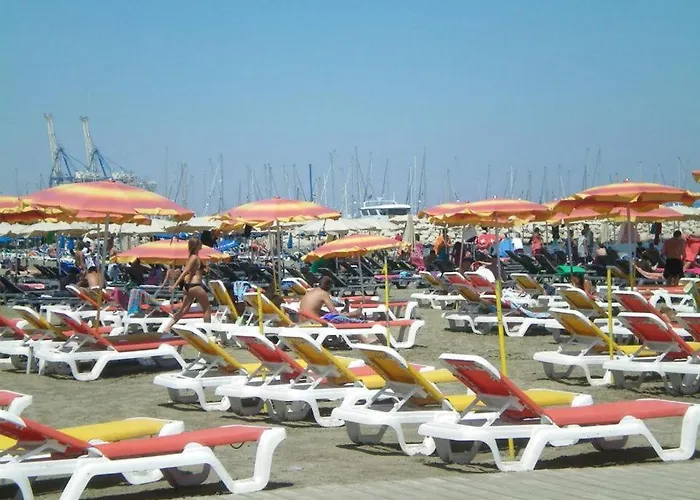 Apartment 103 Elegant 2 Bed With Free Wifi, Ac, Pool & Gym! *