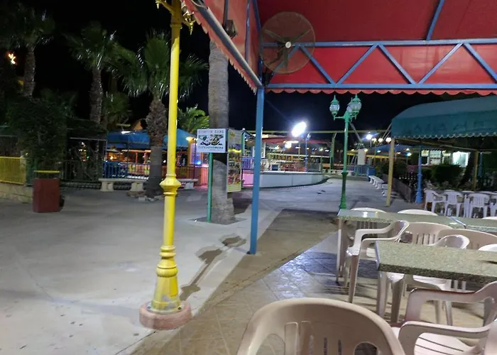 103 Elegant 2 Bed With Free Wifi, Ac, Pool & Gym! Larnaca