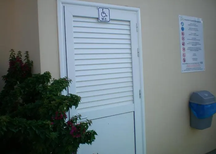 103 Elegant 2 Bed With Free Wifi, Ac, Pool & Gym! Larnaka