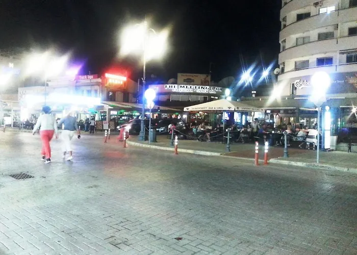 103 Elegant 2 Bed With Free Wifi, Ac, Pool & Gym! *