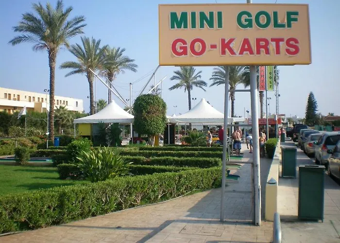 Apartment 103 Elegant 2 Bed With Free Wifi, Ac, Pool & Gym! Larnaka