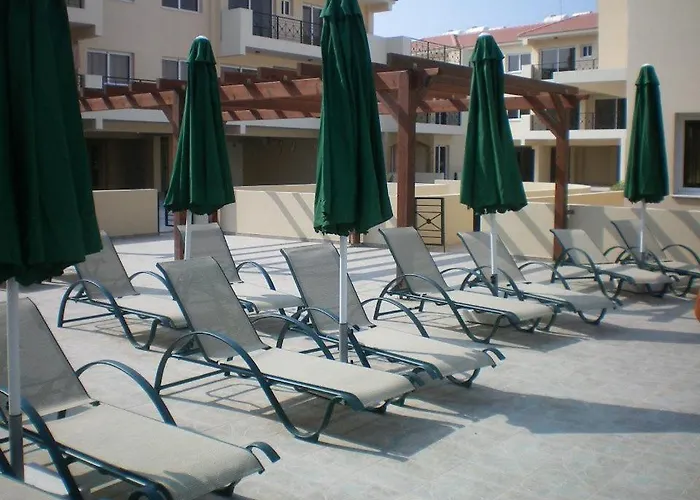 103 Elegant 2 Bed With Free Wifi, Ac, Pool & Gym! Apartamento Lárnaca