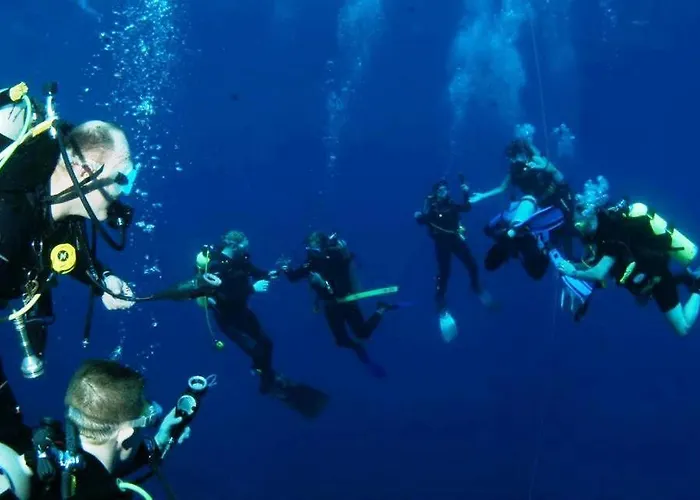 103 Elegant 2 Bed With Free Wifi, Ac, Pool & Gym!