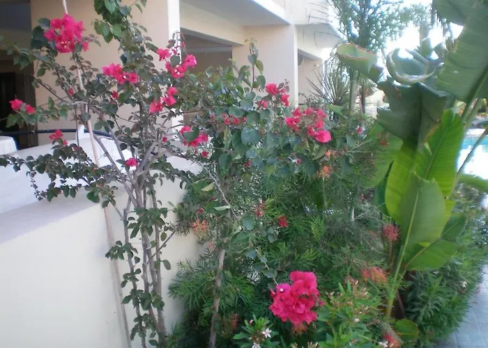 103 Elegant 2 Bed With Free Wifi, Ac, Pool & Gym! Apartamento Lárnaca