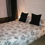 Apartment 103 Elegant 2 Bed With Free Wifi, Ac, Pool & Gym! Larnaca