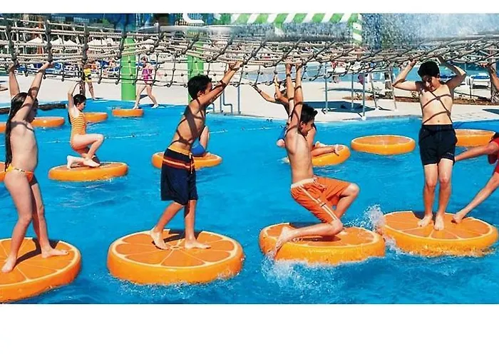 103 Elegant 2 Bed With Free Wifi, Ac, Pool & Gym! Appartamento Larnaca