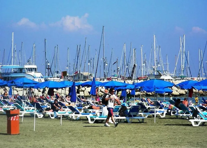 103 Elegant 2 Bed With Free Wifi, Ac, Pool & Gym! Appartamento Larnaca